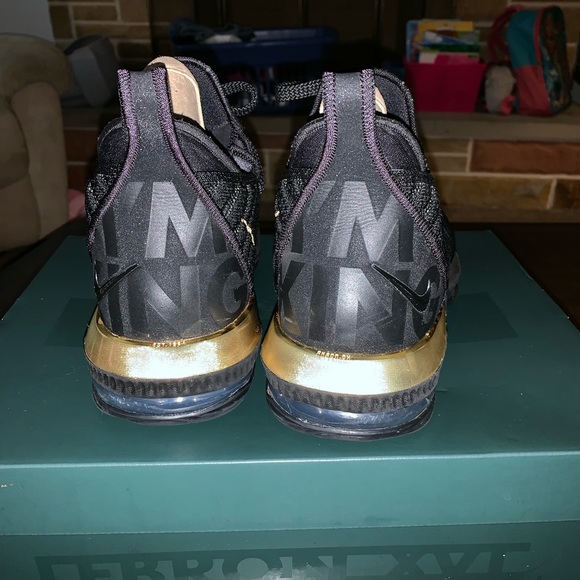 “I’m king” LeBron 16’s - Picture 3 of 6